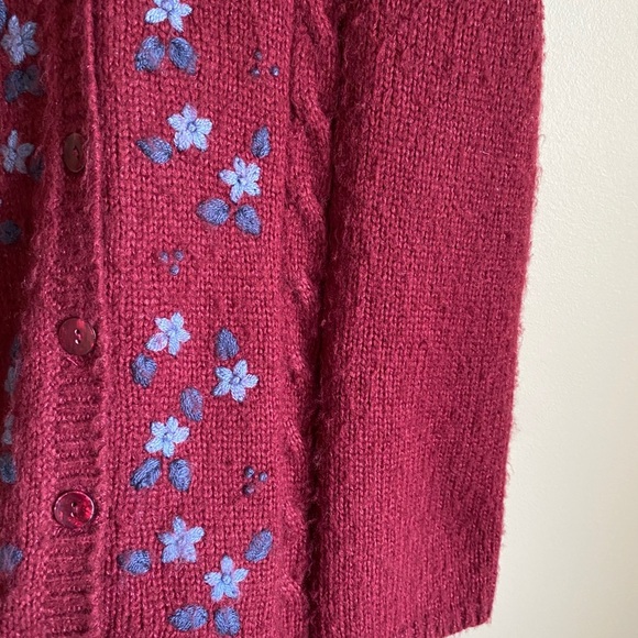 Vintage Carroll Reed | Red Knit Vest w/ Blue Floral Embroidery - Picture 2 of 4